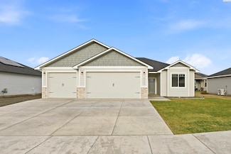 8713 Silver Mound Dr, Pasco, WA 99301