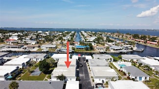 9811 Hernando Ct, Bradenton, FL 34210