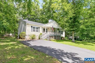 18 Hatchechubee Rd, Palmyra, VA 22963