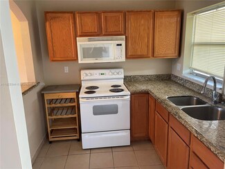 8325 Sunrise Lakes Blvd Unit 305, Sunrise, FL 33322