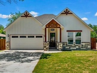 3207 NW 30th St, Fort Worth, TX 76106