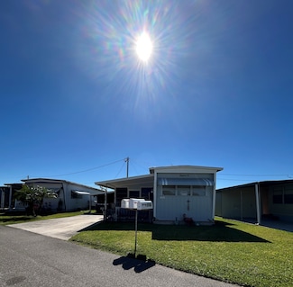 453 Holiday Blvd, Lakeland, FL 33815