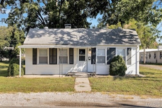 315 E Illinois St, Trenton, IL 62293