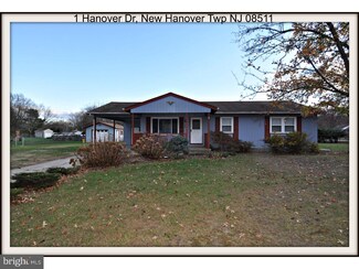 1 Hanover Dr, Cookstown, NJ 08511