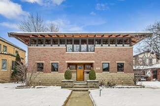 1016 N Oak Park Ave, Oak Park, IL 60302