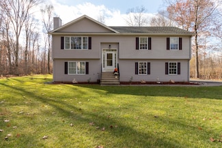 1001 Suffield St, Suffield, CT 06078