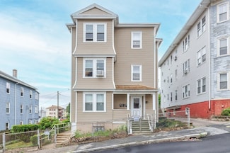 11 Shamrock St, Worcester, MA 01605
