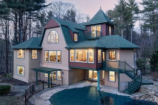 8 Spruce Point Rd, Kittery, ME 03904