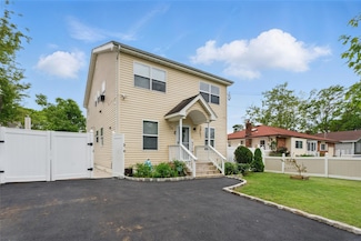 50 Darerka St, Amityville, NY 11701