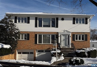 21 Pilgrim Ct, Bloomfield, NJ 07003