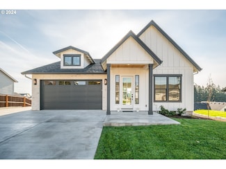 720 W 10th St, La Center, WA 98629