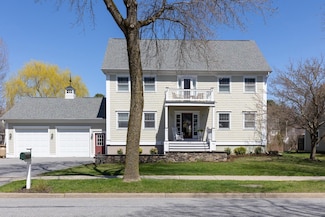 166 Appletree Point Rd, Burlington, VT 05408