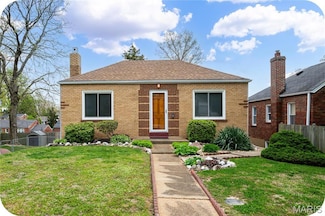 8038 Mackenzie Rd, Saint Louis, MO 63123
