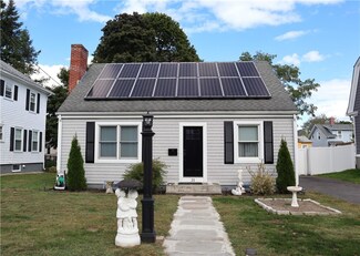35 Bourne Ave, Rumford, RI 02916