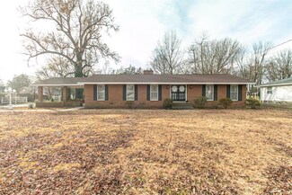 35039 County Road 229, Campbell, MO 63933