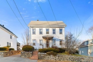 13 Highland St, Wakefield, MA 01880