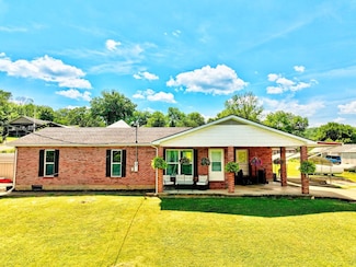 18189 2nd St, Eminence, MO 65466