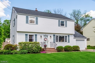 29 Burch Dr, Morris Plains, NJ 07950