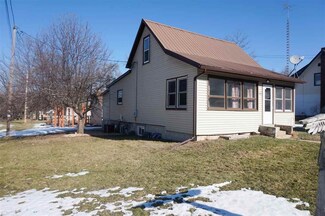 124 W Mill St, Poynette, WI 53955