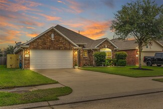 10839 Barker View Dr, Cypress, TX 77433