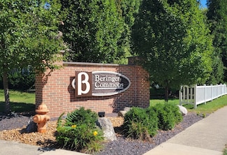 610 N Beacon Hill Cir, Urbana, IL 61802