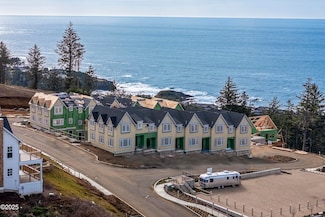 419 NE Moonwake Ln Unit 17, Depoe Bay, OR 97341