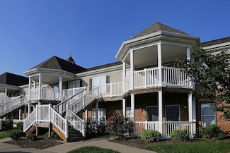 3800 Falcon Crest Dr, Louisville, KY 40219