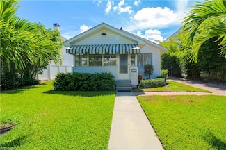 1325 Gordon Dr, Naples, FL 34102