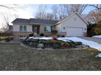 6102 Holscher Rd, Mc Farland, WI 53558