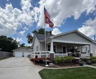 715 Carroll Ave, Larned, KS 67550