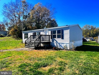 527 Fancy Filly Cir, Martinsburg, WV 25403