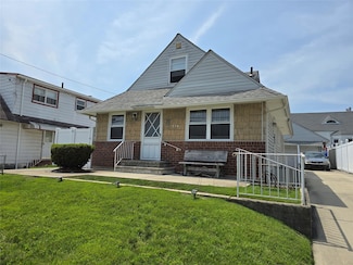 734 Dauntless Pkwy, Elmont, NY 11003