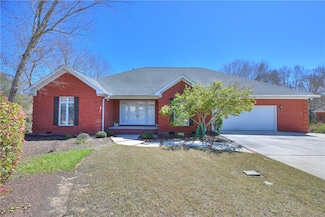 3869 Falcon Crest Ct, Auburn, AL 36830