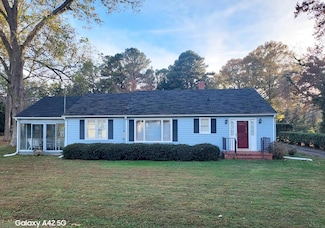 55 York Rd, Irvington, VA 22480