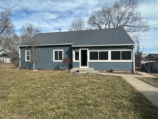 204 E Nichols St, Spring Hill, KS 66083