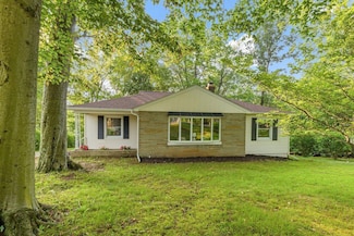 1300 Longwood Dr NE, Lancaster, OH 43130