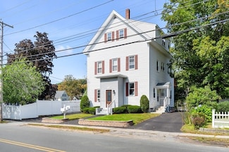129 Friend St, Amesbury, MA 01913