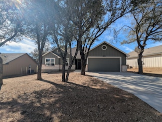 1023 Fieldstone Dr, Lampasas, TX 76550