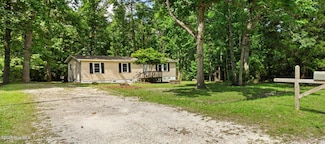 666 Bay Harbor Dr, Hampstead, NC 28443