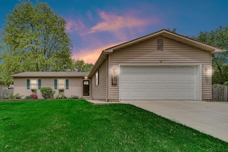 207 Fordwick Ln, Valparaiso, IN 46383