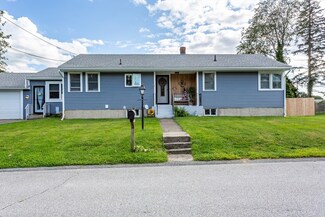 69 Beardsworth Rd, Tiverton, RI 02878