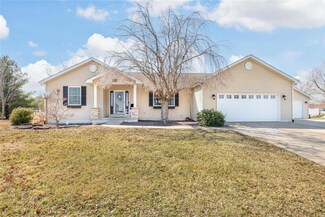 900 Lillian Ct, Jerseyville, IL 62052