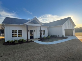 1795 Parkside Dr, Tupelo, MS 38804