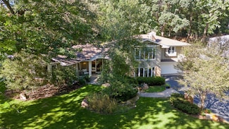 6124 Scotia Dr, Edina, MN 55439