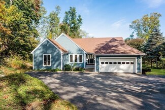17 Vine St, Gloucester, MA 01930