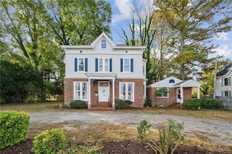102 Market St, Onancock, VA 23417