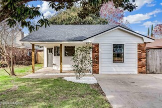 121 Darteze Dr, Lafayette, LA 70508