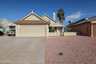 6426 W Saguaro Dr, Glendale, AZ 85304