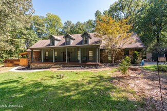 8708 Ridgecrest Dr, Walls, MS 38680