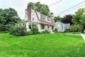 88 Kensington Rd, Portsmouth, NH 03801